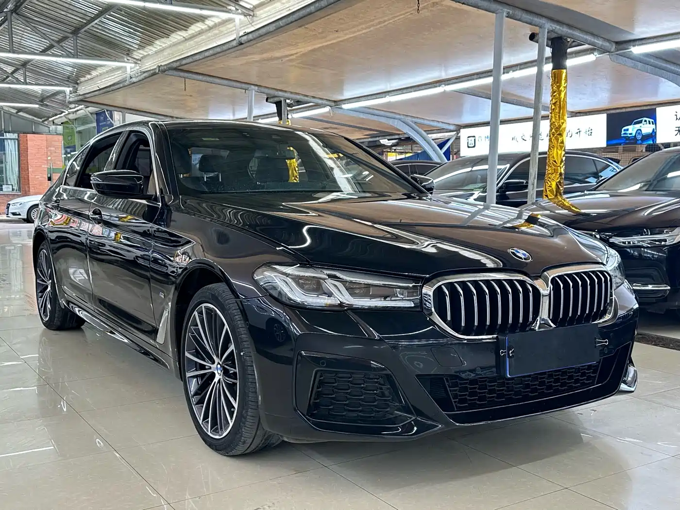 BMW 5 Series 2022 Facelift 530Li Leading M Sport Package фото 3