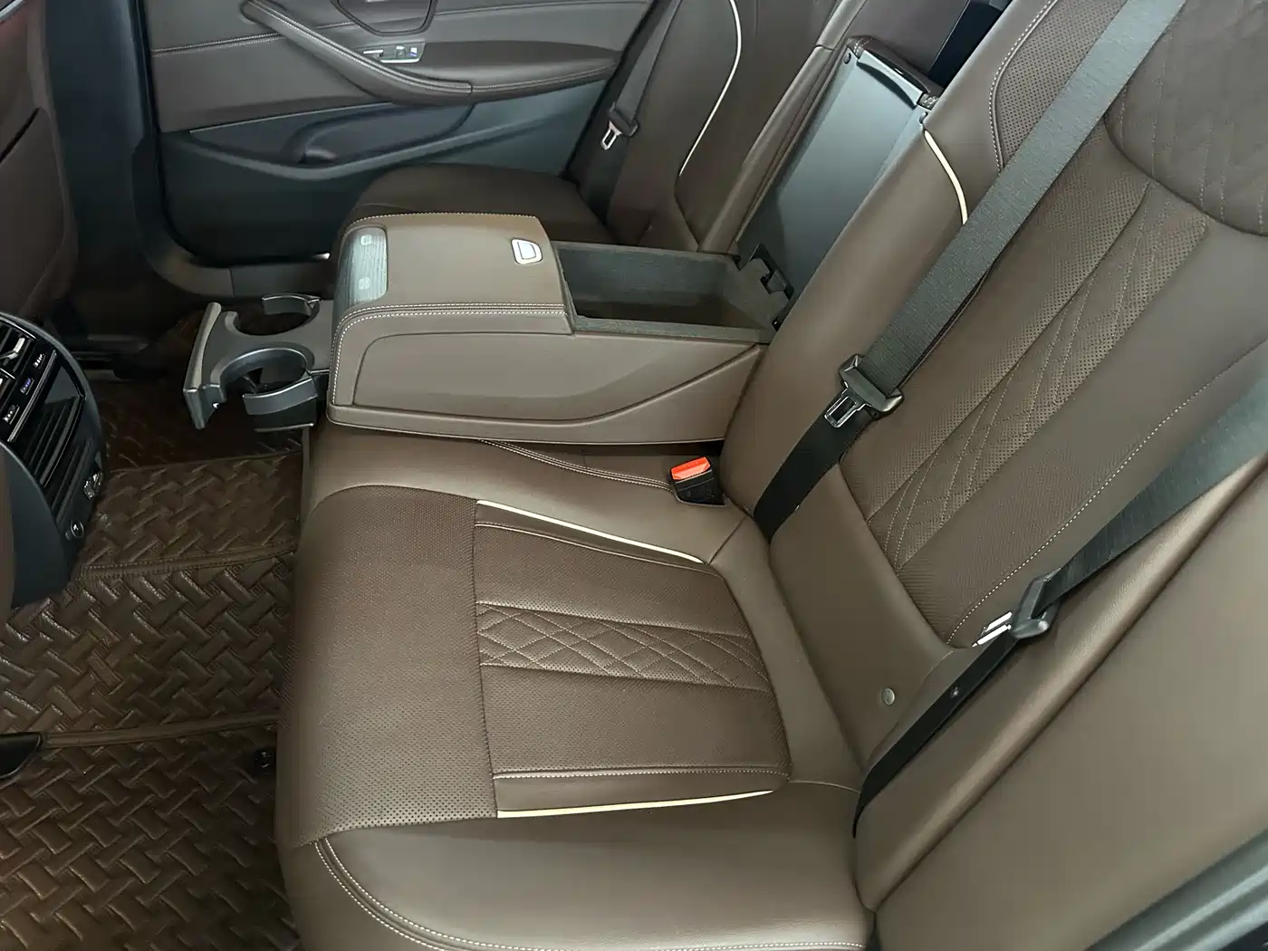 BMW 5 Series 2022 Facelift 530Li Leading M Sport Package фото 14