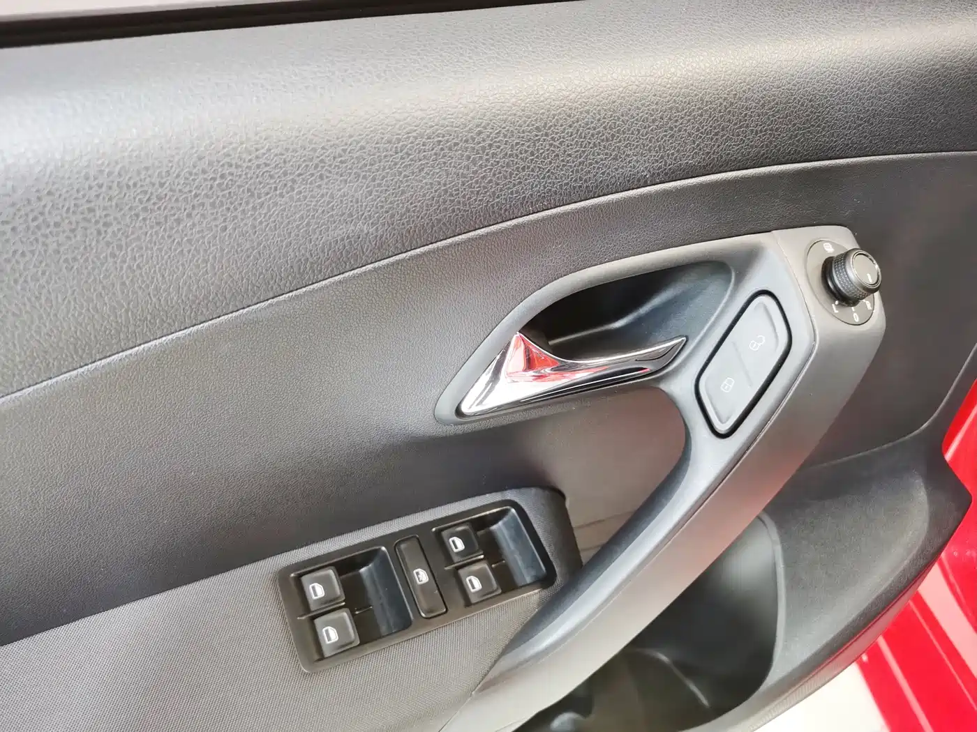 Volkswagen Polo 2018 1.5L Manual Safe Drive фото 14