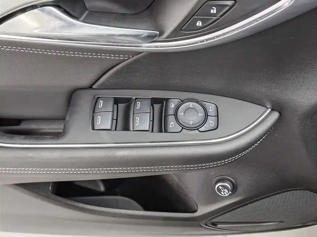 Buick Envision Plus 2025 Enclave Plus 28T 2WD Platinum Edition фото 9