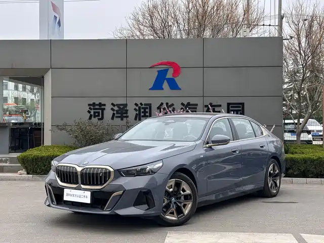 BMW I5