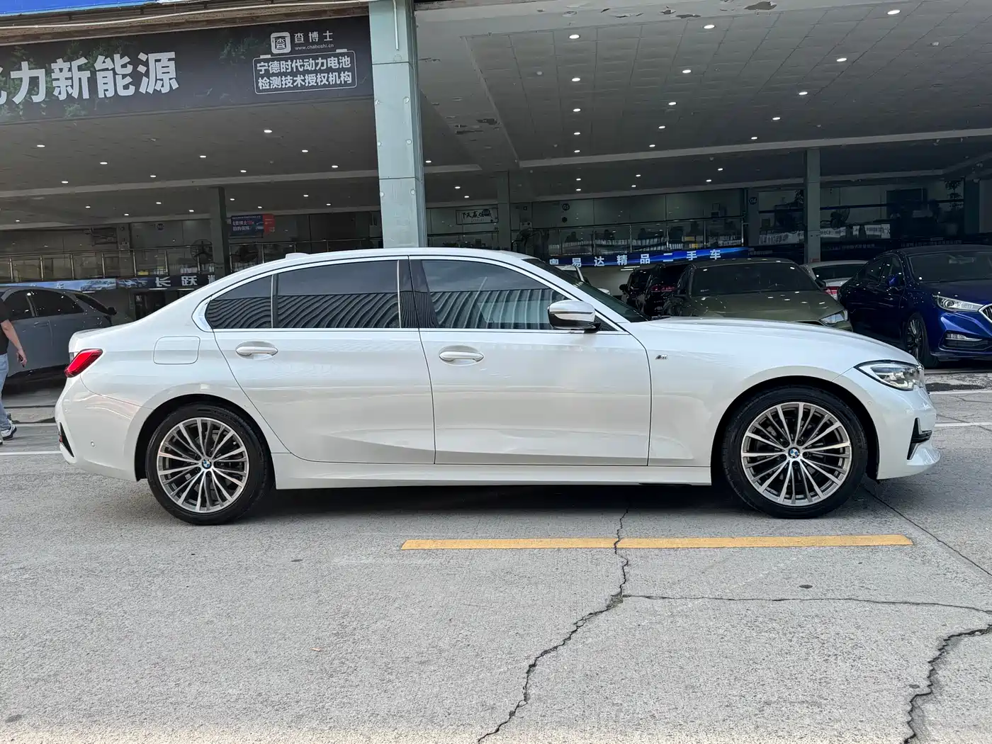 BMW 3 Series 2020 325Li Launch Edition фото 13
