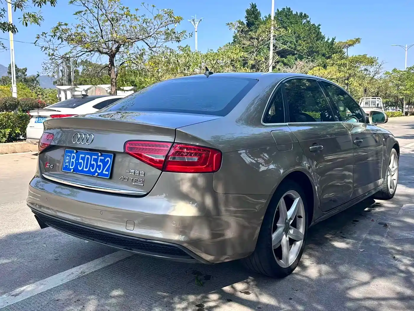 Audi A4L 2011 1.8 TFSI Comfort фото 9