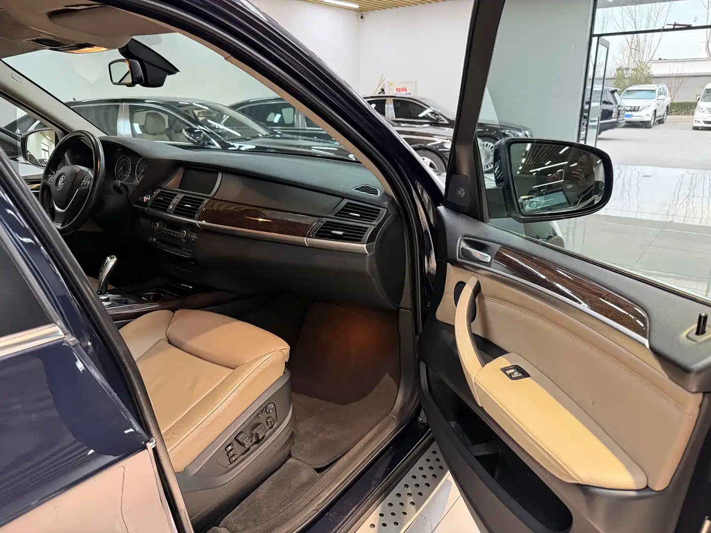 BMW X5 (Import) 2008 Model xDrive48i Luxury Type фото 21