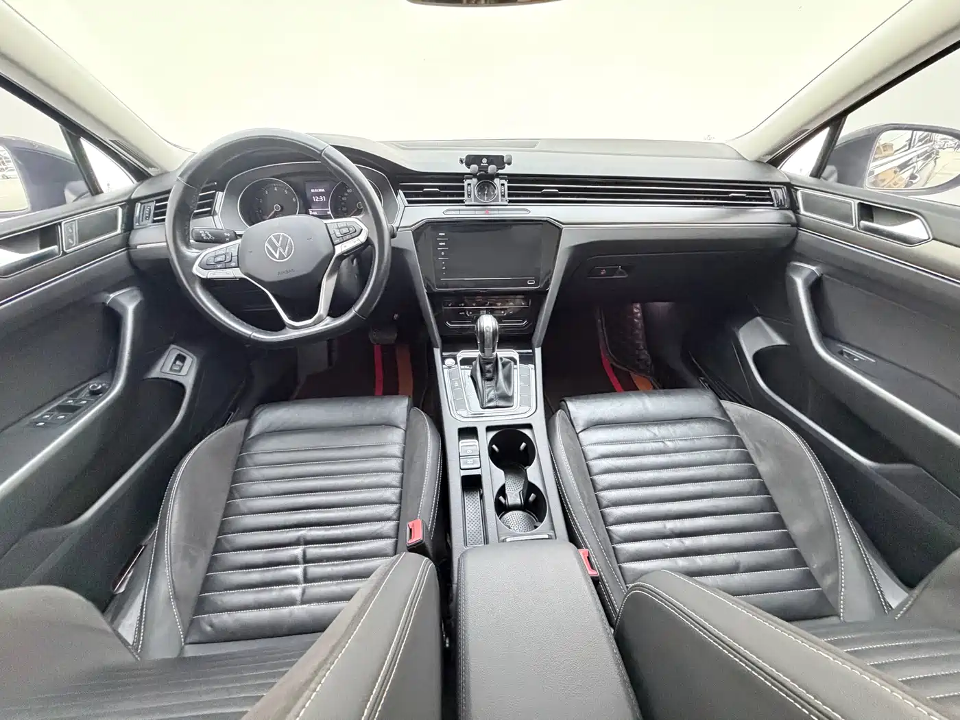 Volkswagen Magotan 2020 330TSI DSG Luxury фото 12