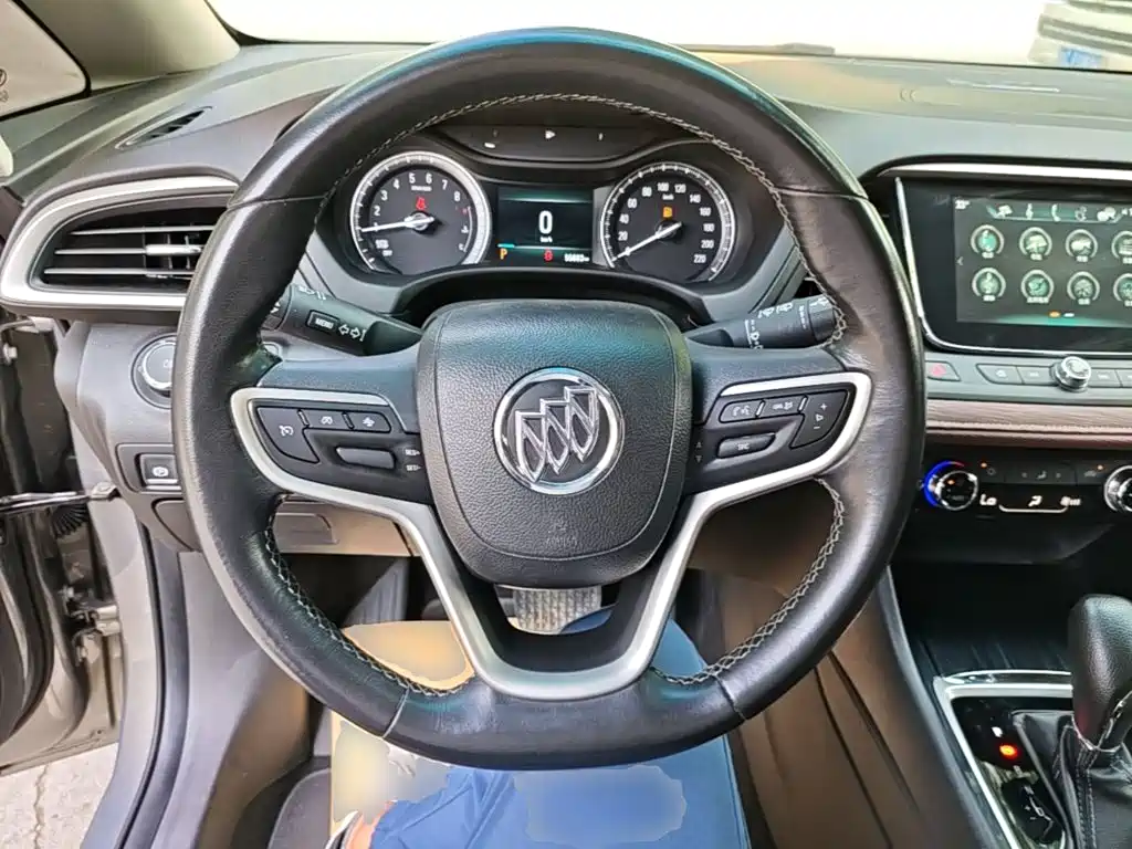 Buick GL6 2018 2019 Model 18T 6-Seater Connected Luxury Version China V
