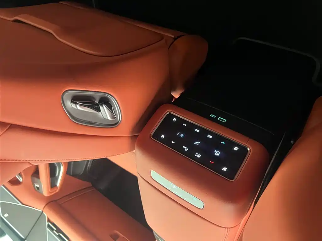 BYD Tang L 2025 DM 175KM Drone Player Edition фото 16