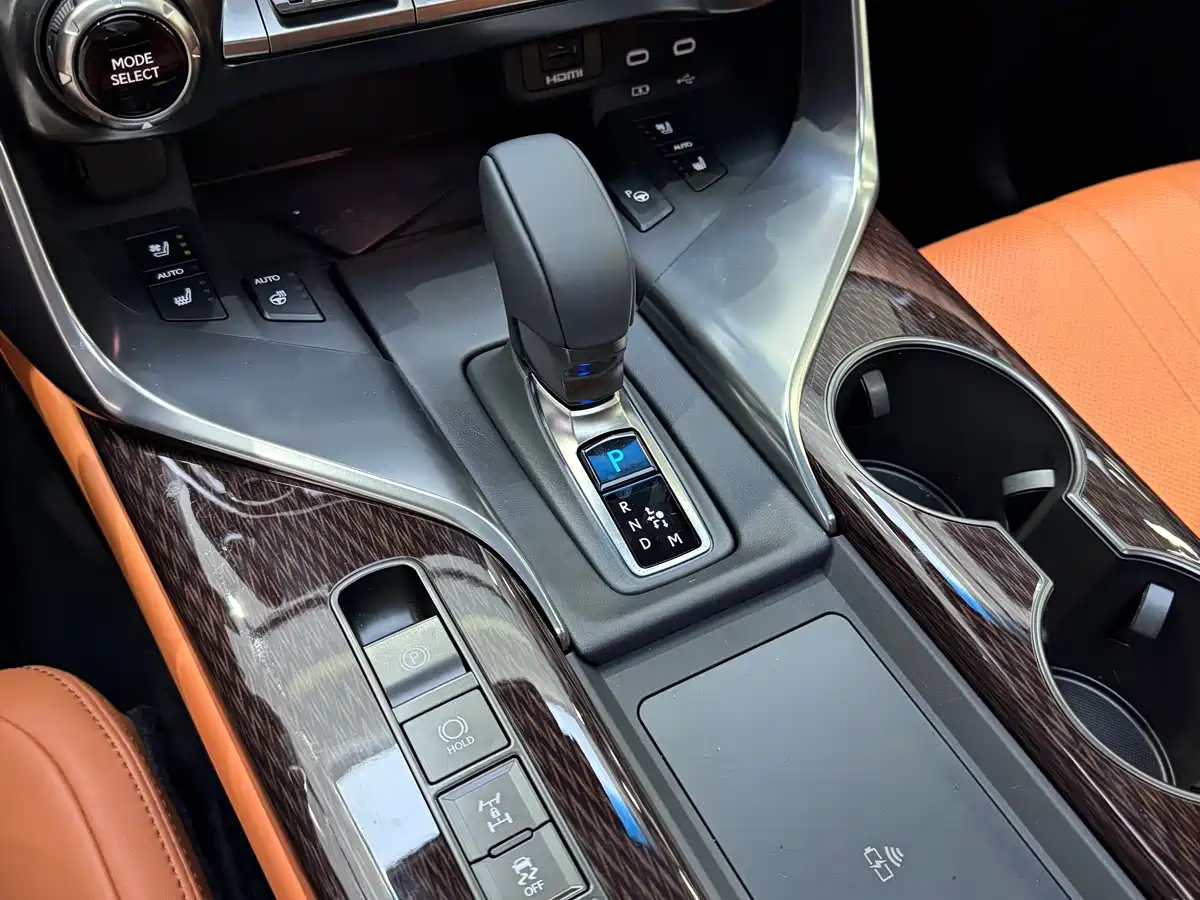 Lexus LX 2026 2025 700h VIP World Edition