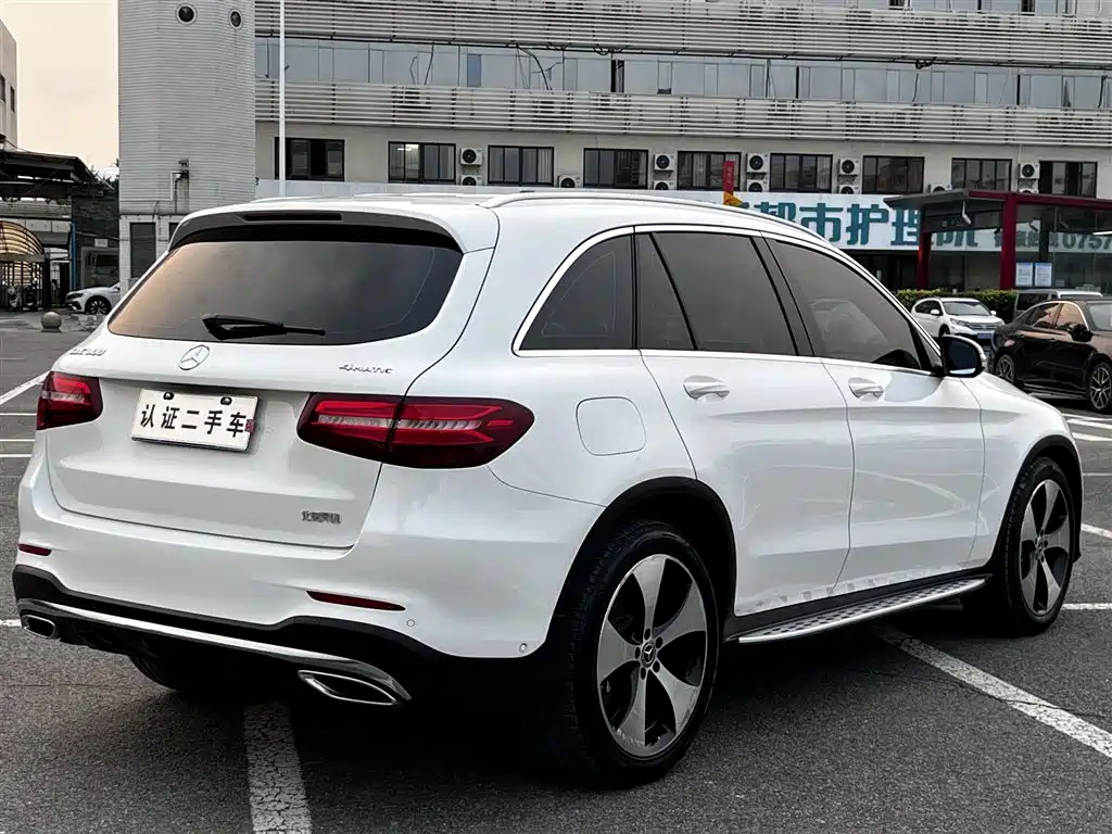 Mercedes-Benz GLC 2018 GLC 300 4MATIC Dynamic фото 10