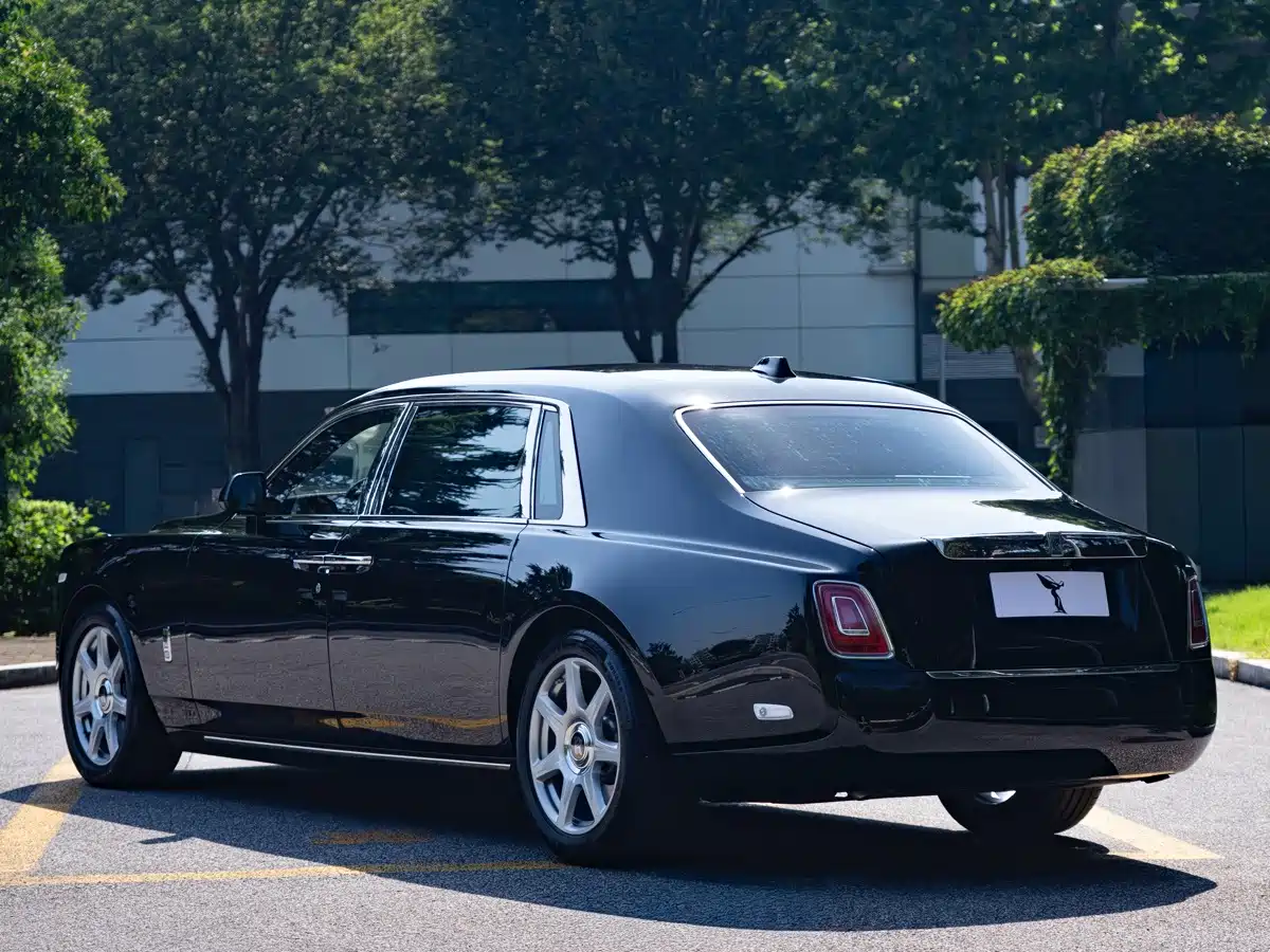Фото 20 - Rolls-Royce Phantom