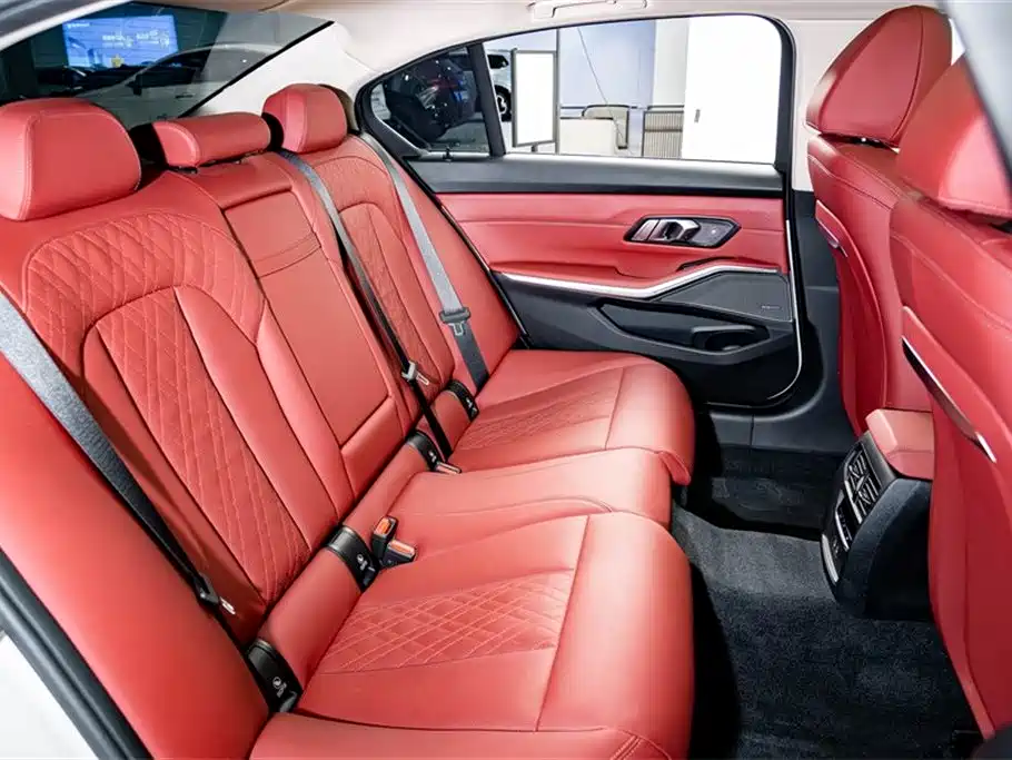 BMW 3 Series 2025 330Li M Sport Night Edition фото 23