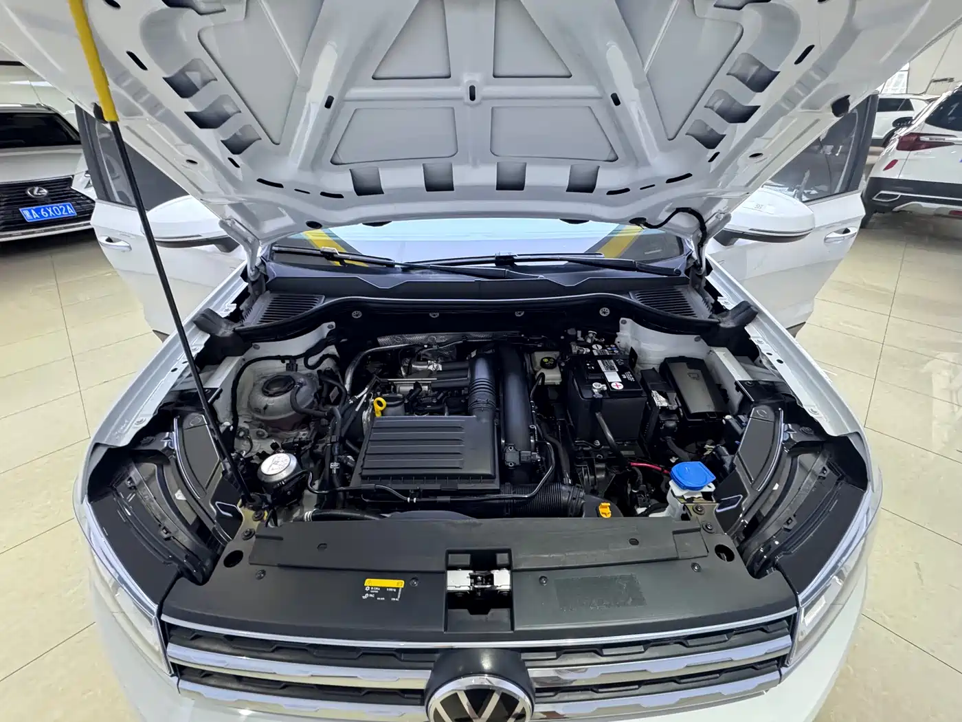 Volkswagen Tharu 2022 280TSI FWD Luxury Edition фото 10