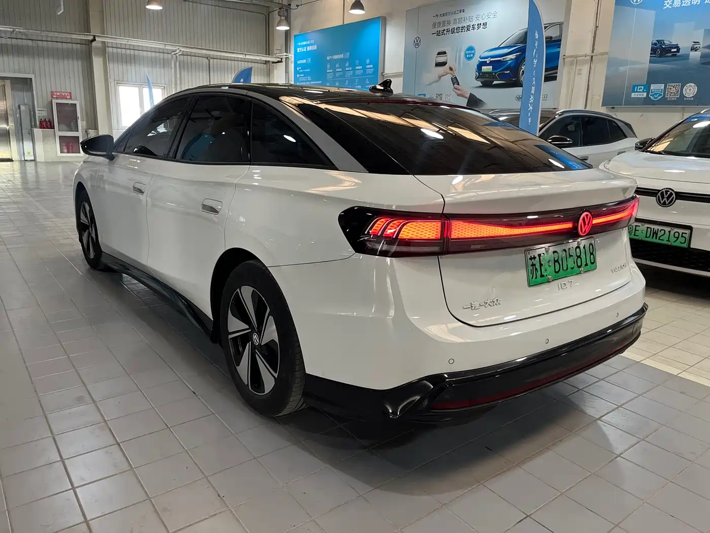 VOLKSWAGEN ID.7 VIZZION