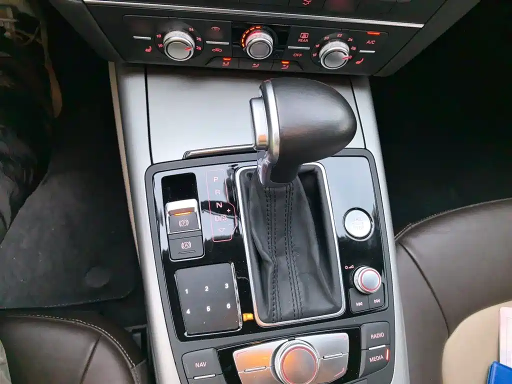 Audi A7 2014 35 FSI quattro Technology Edition фото 7