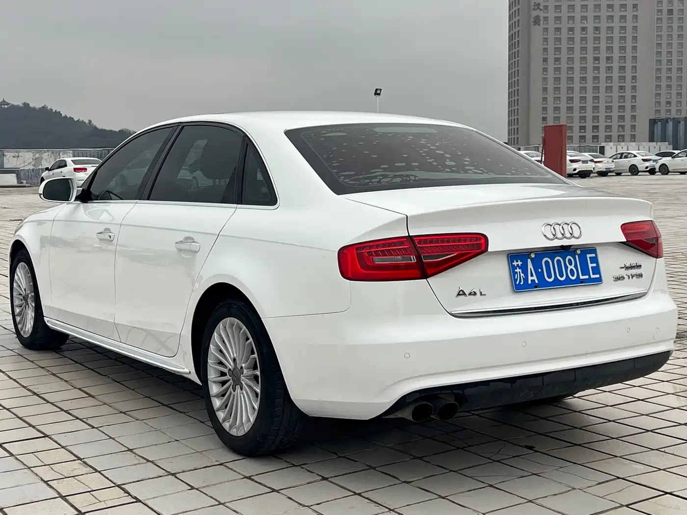 Audi A4L 2016 35 TFSI Collector's Edition S line Comfort фото 4