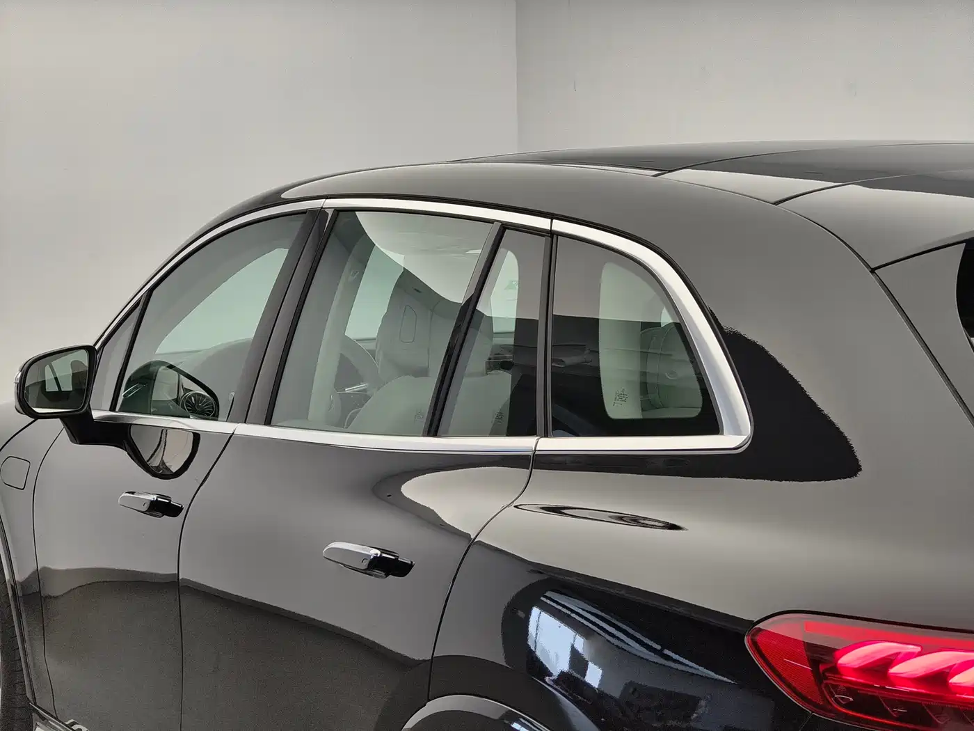 Mercedes-Benz EQS SUV 2025 Model 500 4MATIC фото 19