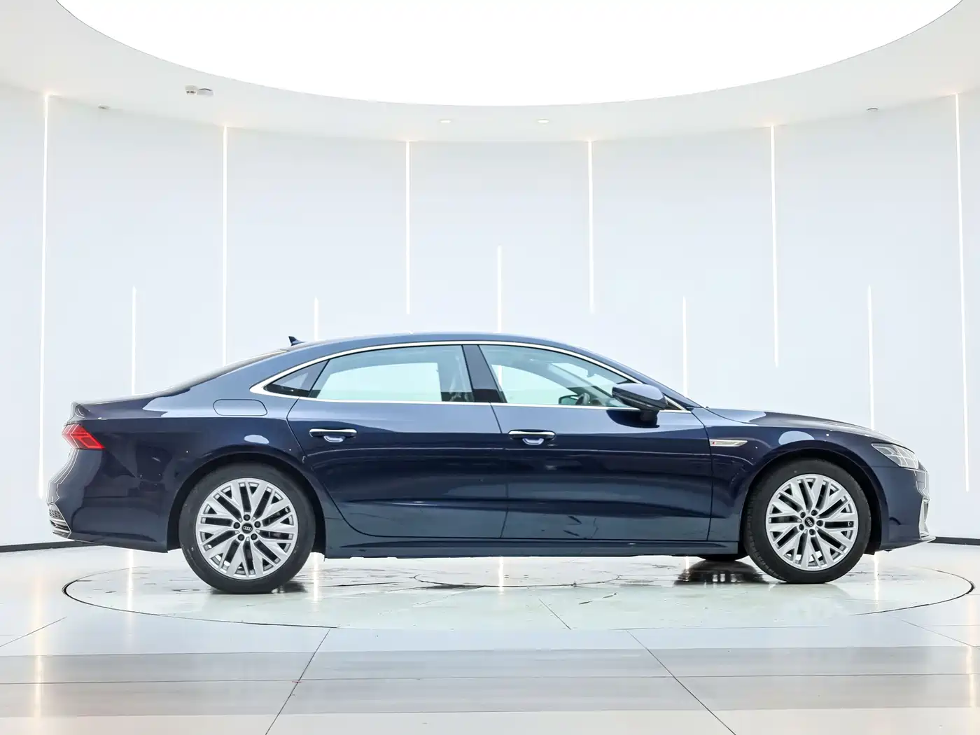 Audi A7L 2024 45TFSI S-line Dream Edition Crystal Package фото 6