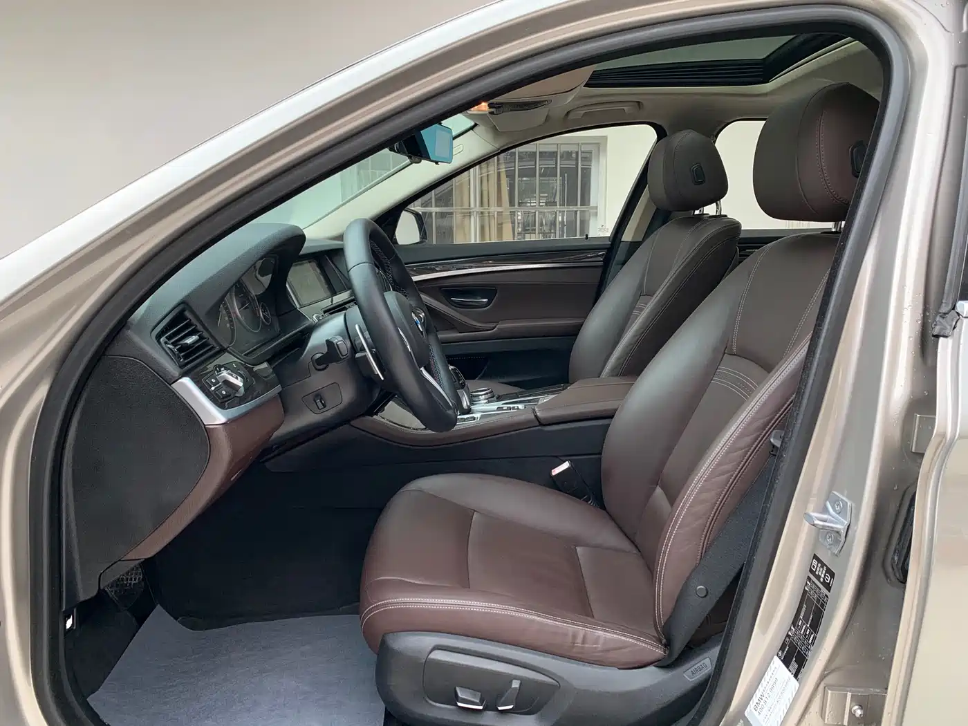 BMW 5 Series 2014 525Li Luxury Design Package фото 6