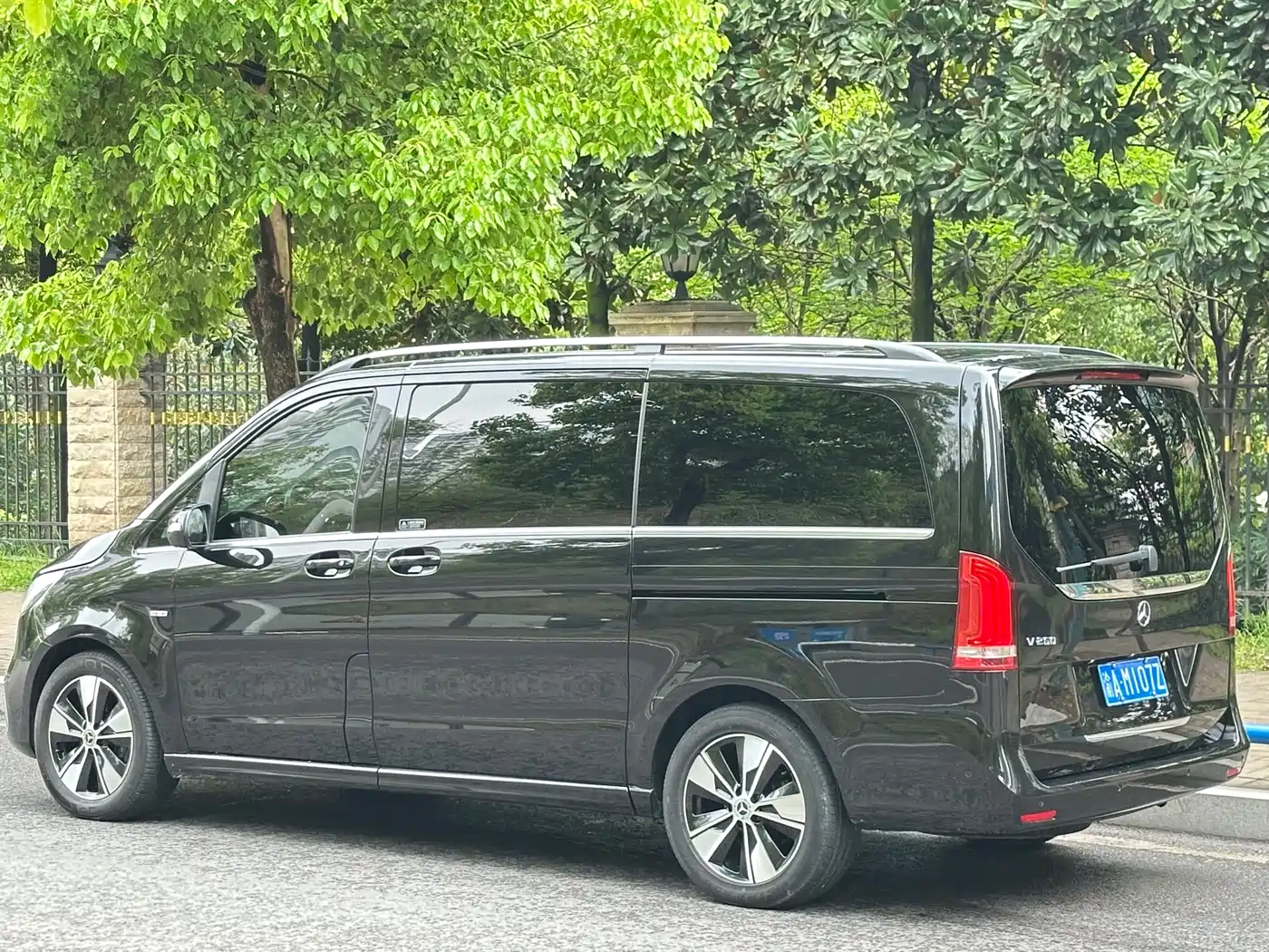 MERCEDES-BENZ V CLASS