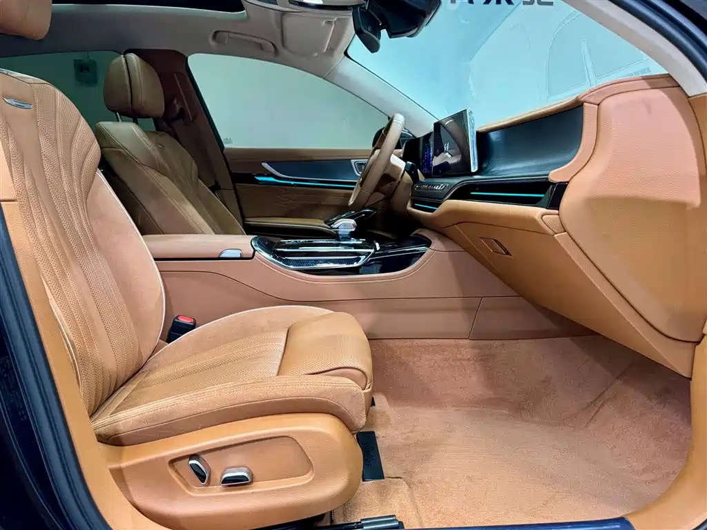 Hongqi H9 2024 2.0T Qi Enjoy Private Fashion Edition фото 19