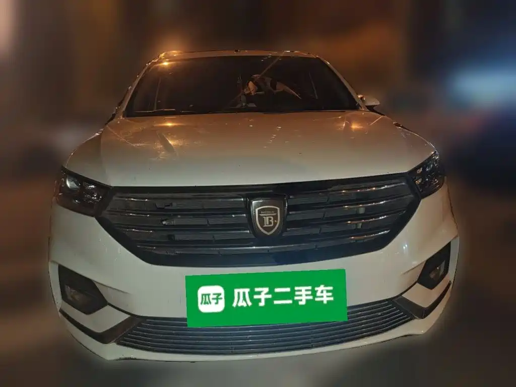 Фото 3 - Baojun 360