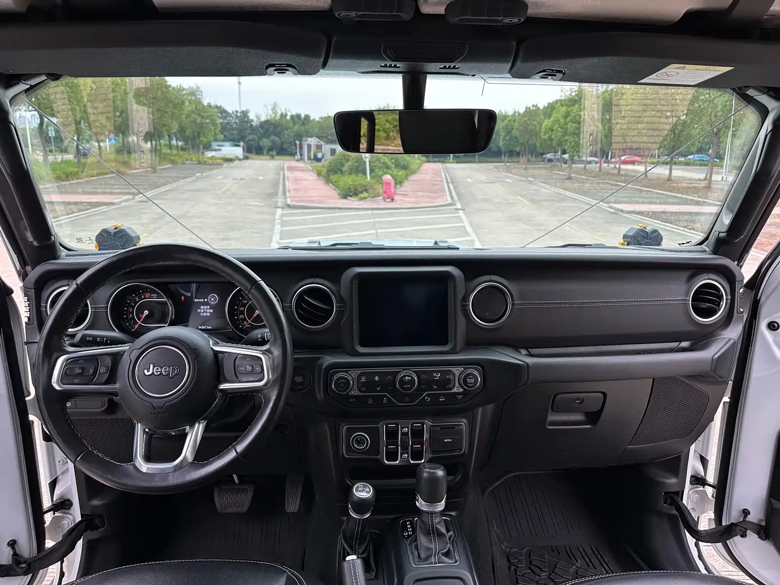 Фото 8 - Jeep Gladiator