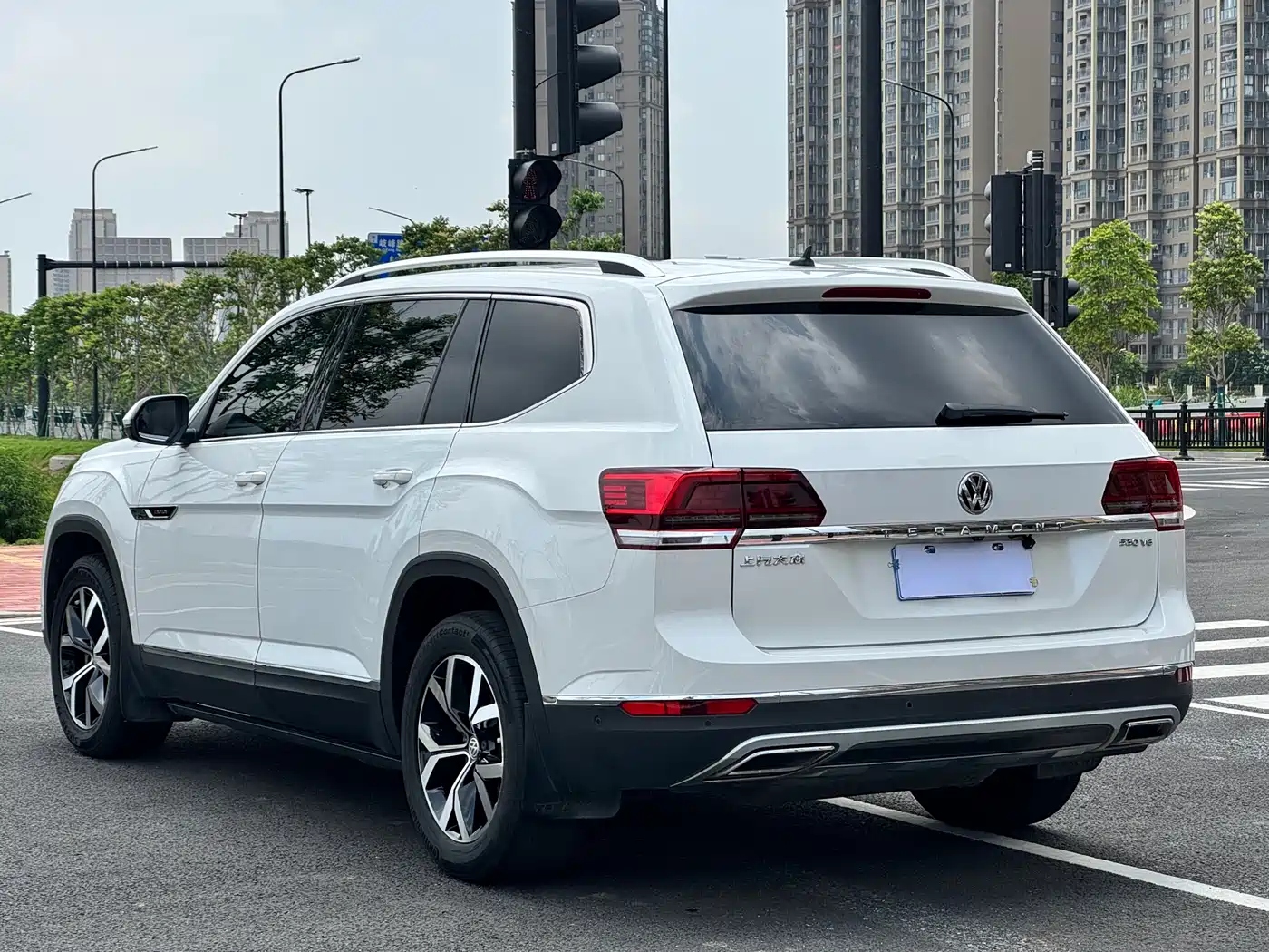 Volkswagen Teramont 2017 530 V6 4WD Luxury Edition фото 12