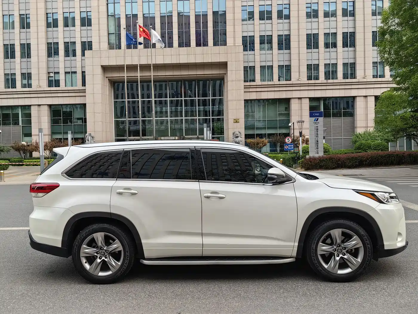 Toyota Highlander 2018 2.0T 4WD Premium 7-seater China VI фото 8