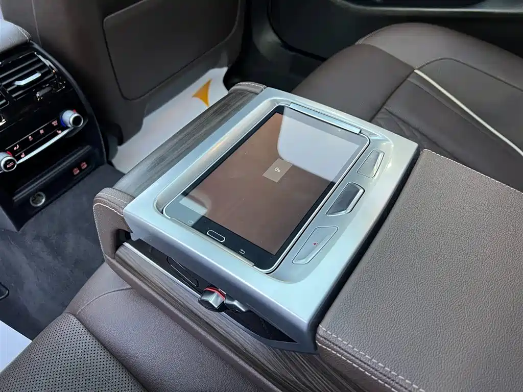 BMW 5 Series 2021 530Li Premium Luxury Package фото 22