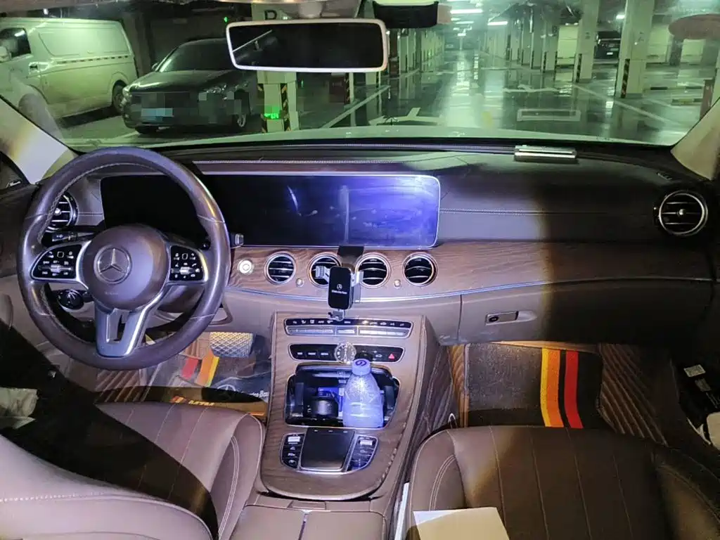 Mercedes-Benz E-Class, миниатюра 12