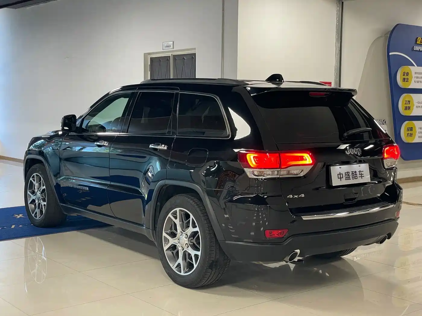 Jeep Grand Cherokee (Import) 2020 2020 3.0L Elite Navigation Edition