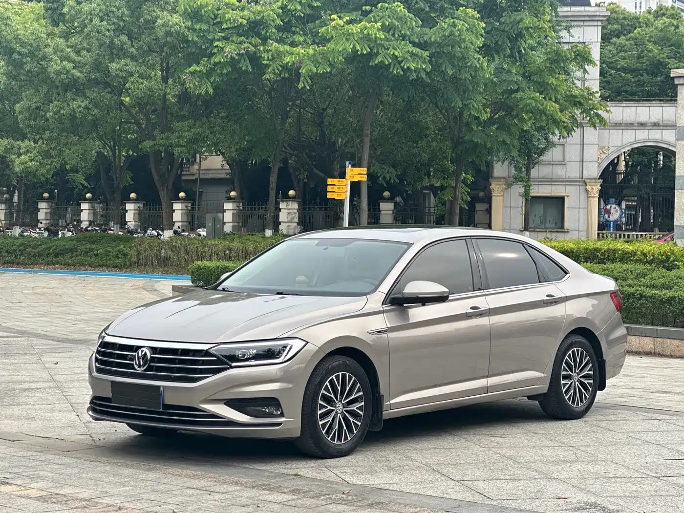 Volkswagen Sagitar