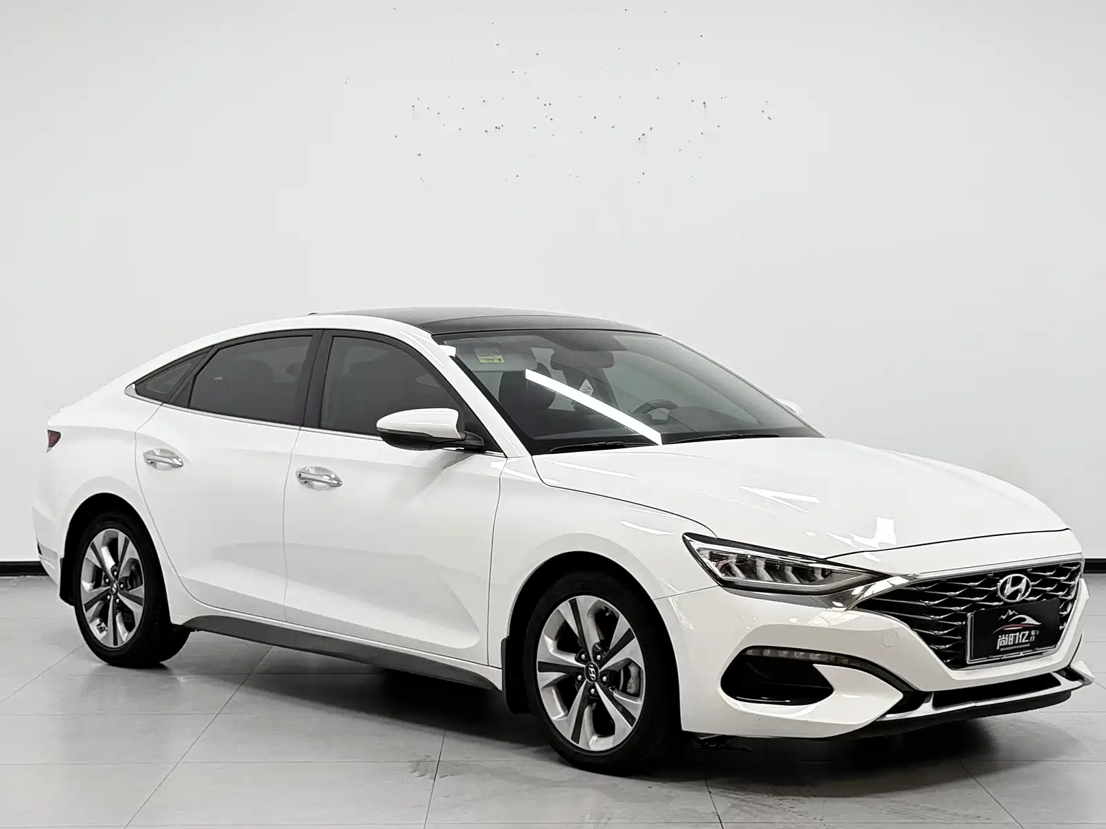 Photo 3 - Hyundai Lafesta