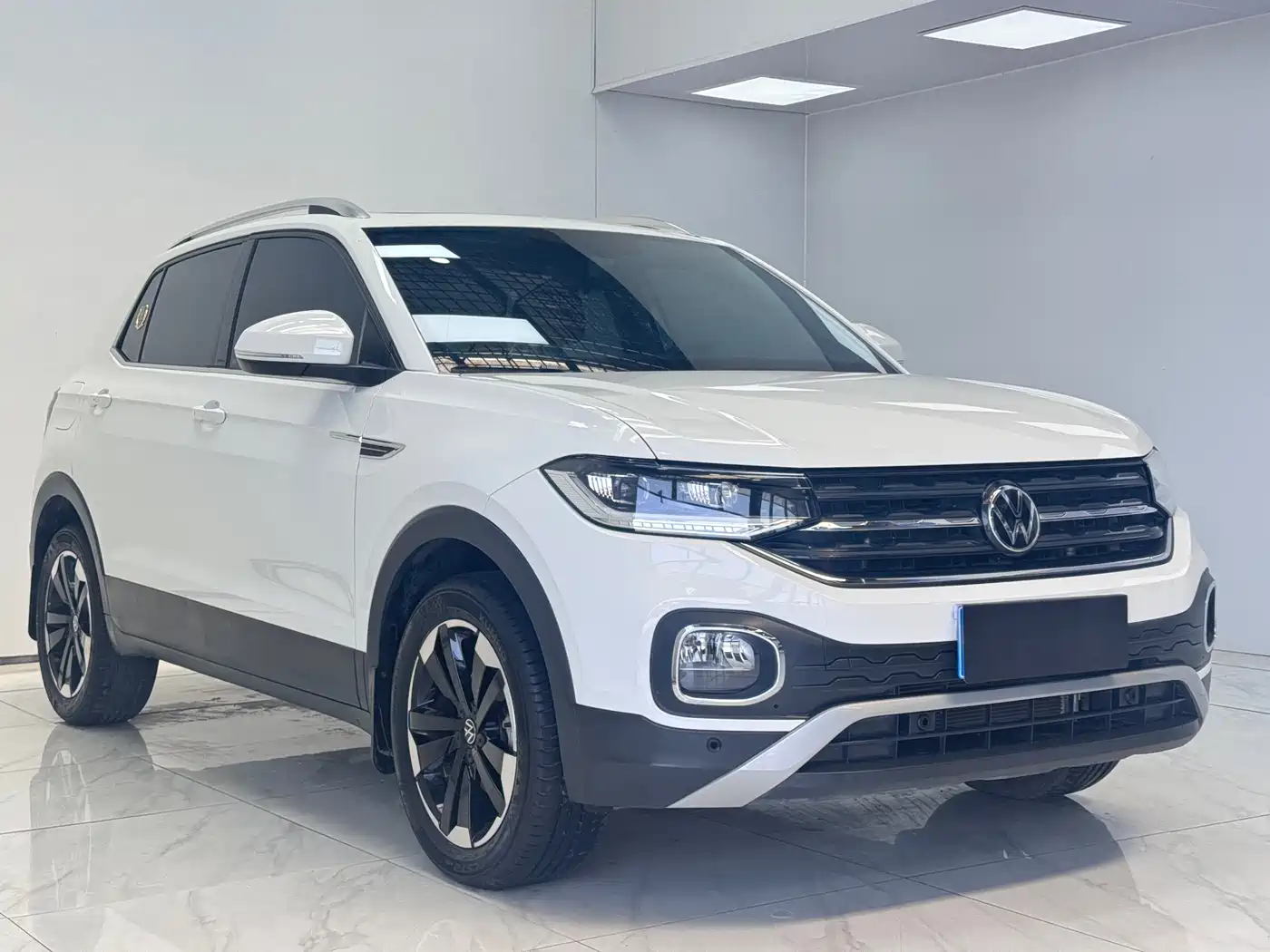 Volkswagen Tanying 2021 1.5L Automatic 30th Anniversary Edition фото 3