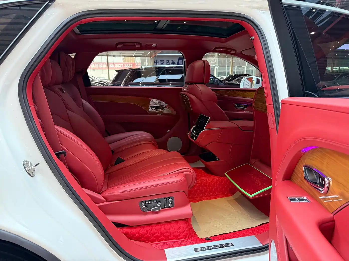 Bentley Bentayga 2024 2024 4.0T V8 Long Wheelbase