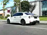 صورة 6 - Lynk & Co 03