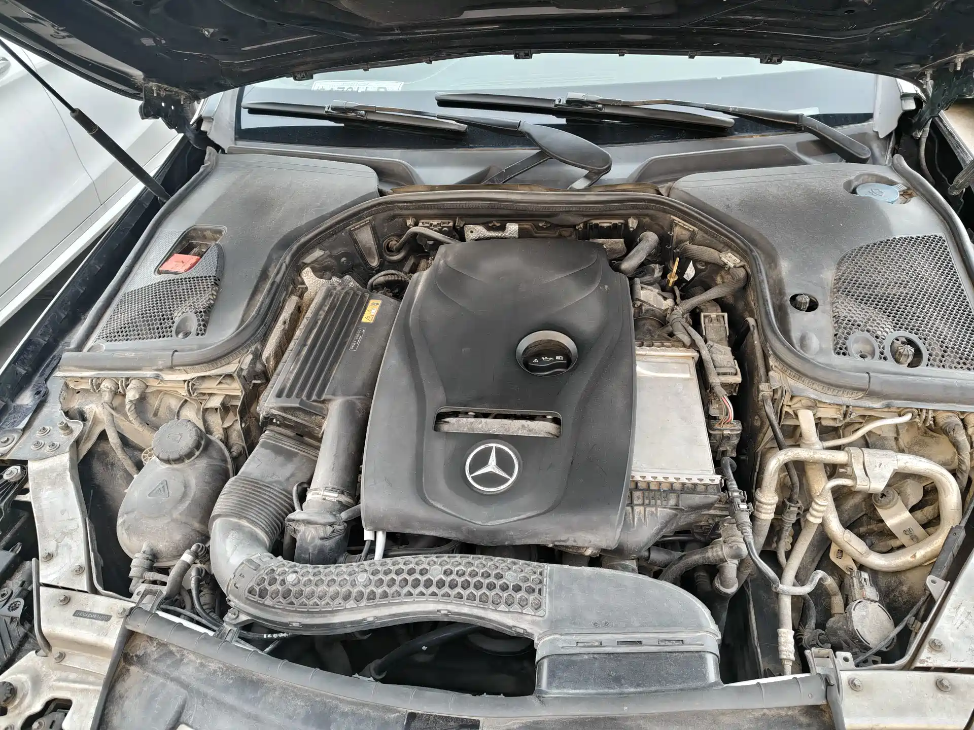 Фото 15 - Mercedes-Benz E-Class