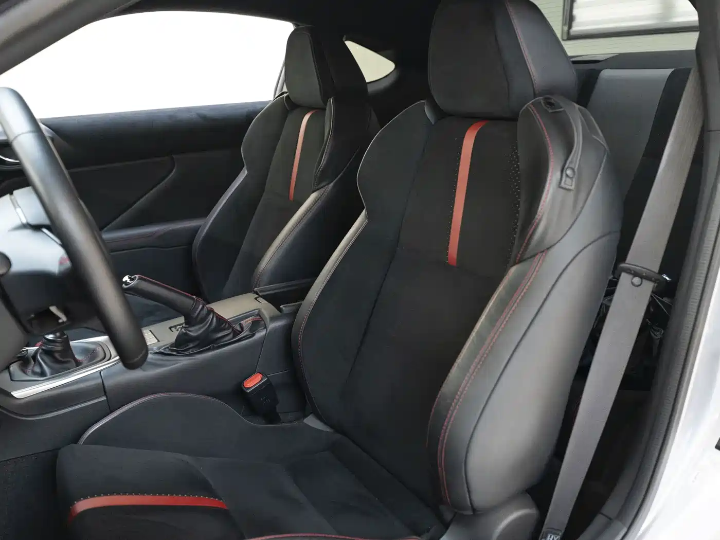 Subaru BRZ 2022 2.4L Manual фото 6