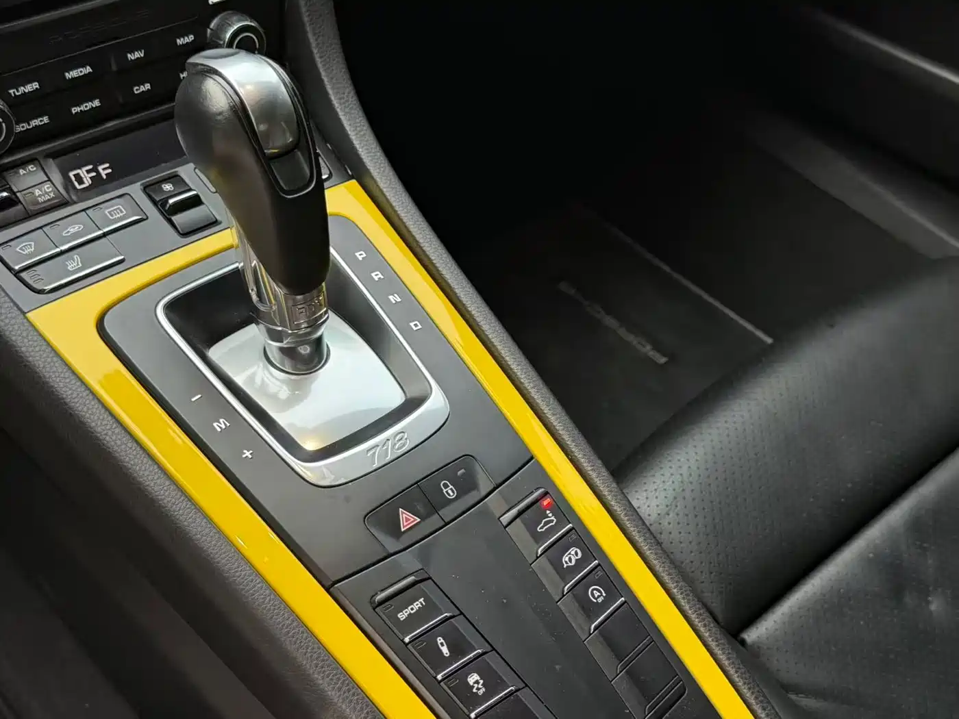 Porsche 718 2018 Cayman 2.0T фото 6