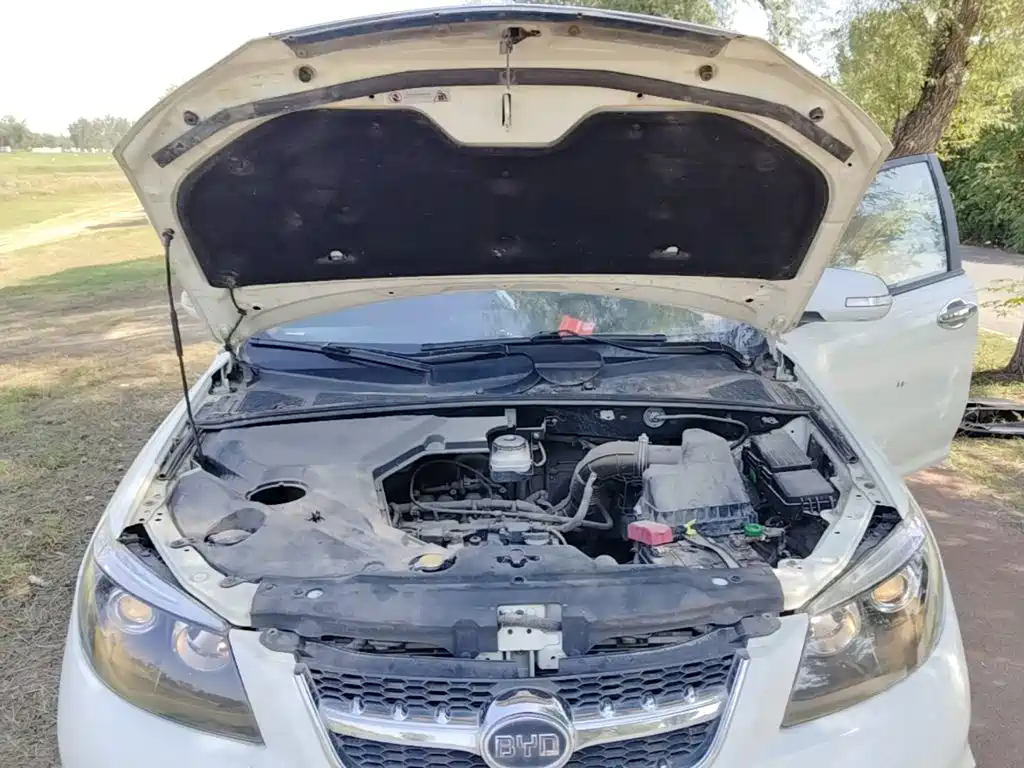 BYD S6 2015 2014 Model 2.0L Manual Luxury 5-Seater