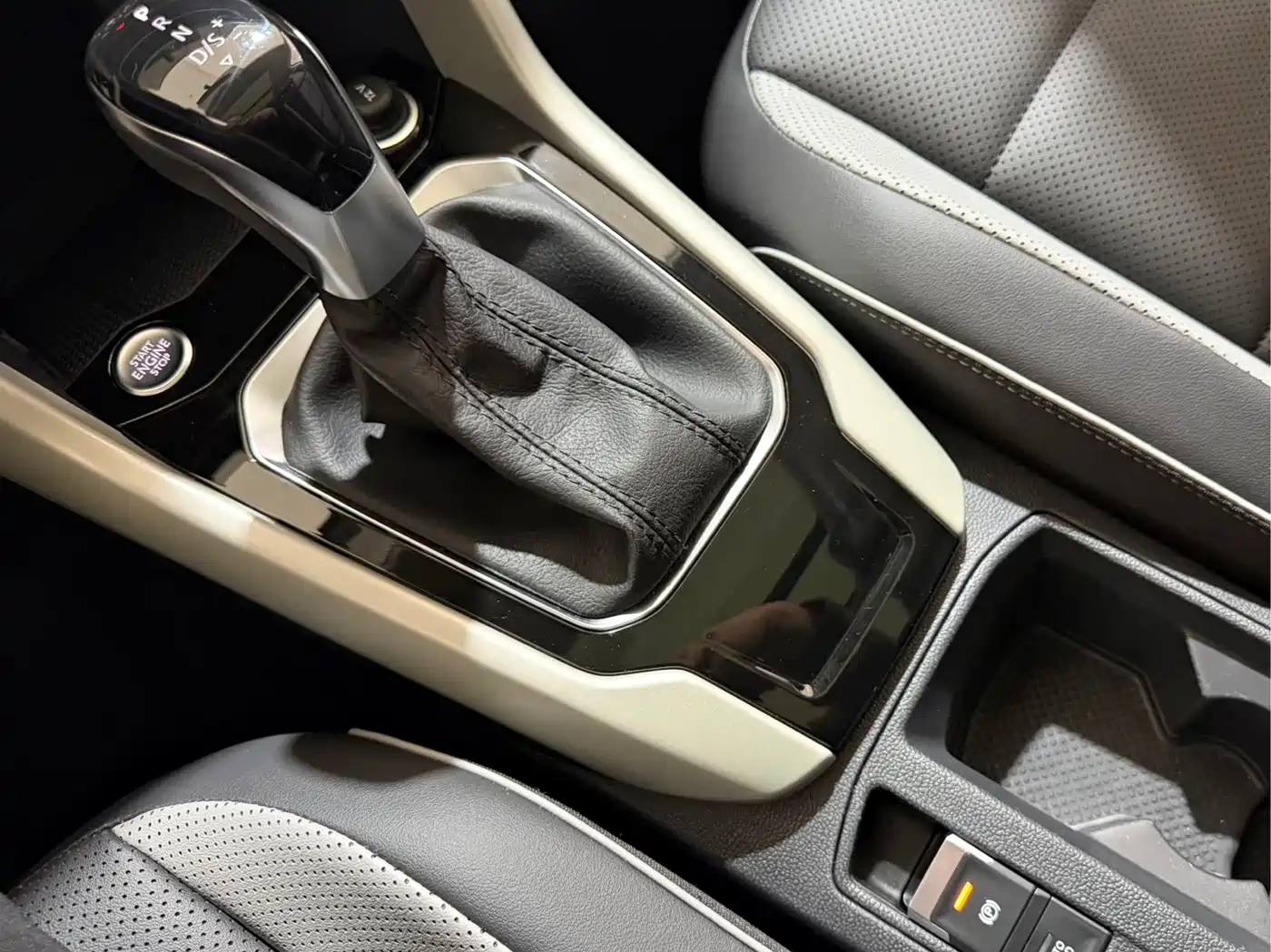 VOLKSWAGEN T ROC EXPLORING SONGS