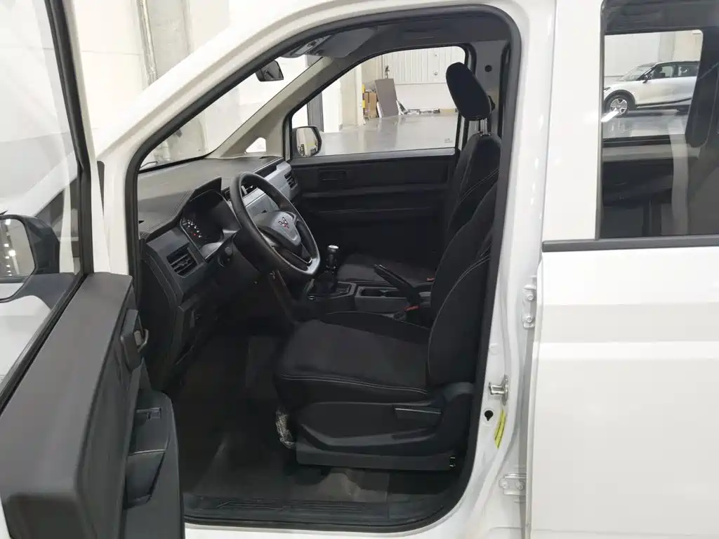 Wuling Motors Wuling Hongguang PLUS 2023 2019 1.5T Manual Standard 5-Seater