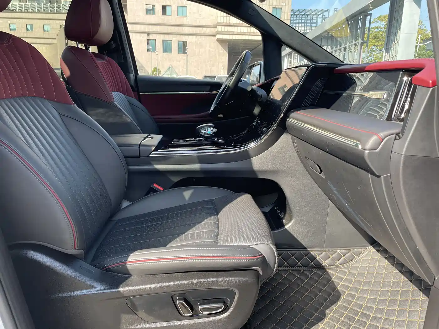 GAC Trumpchi Trumpchi M8 2023 Model Master Series Hybrid Ultimate Edition фото 9