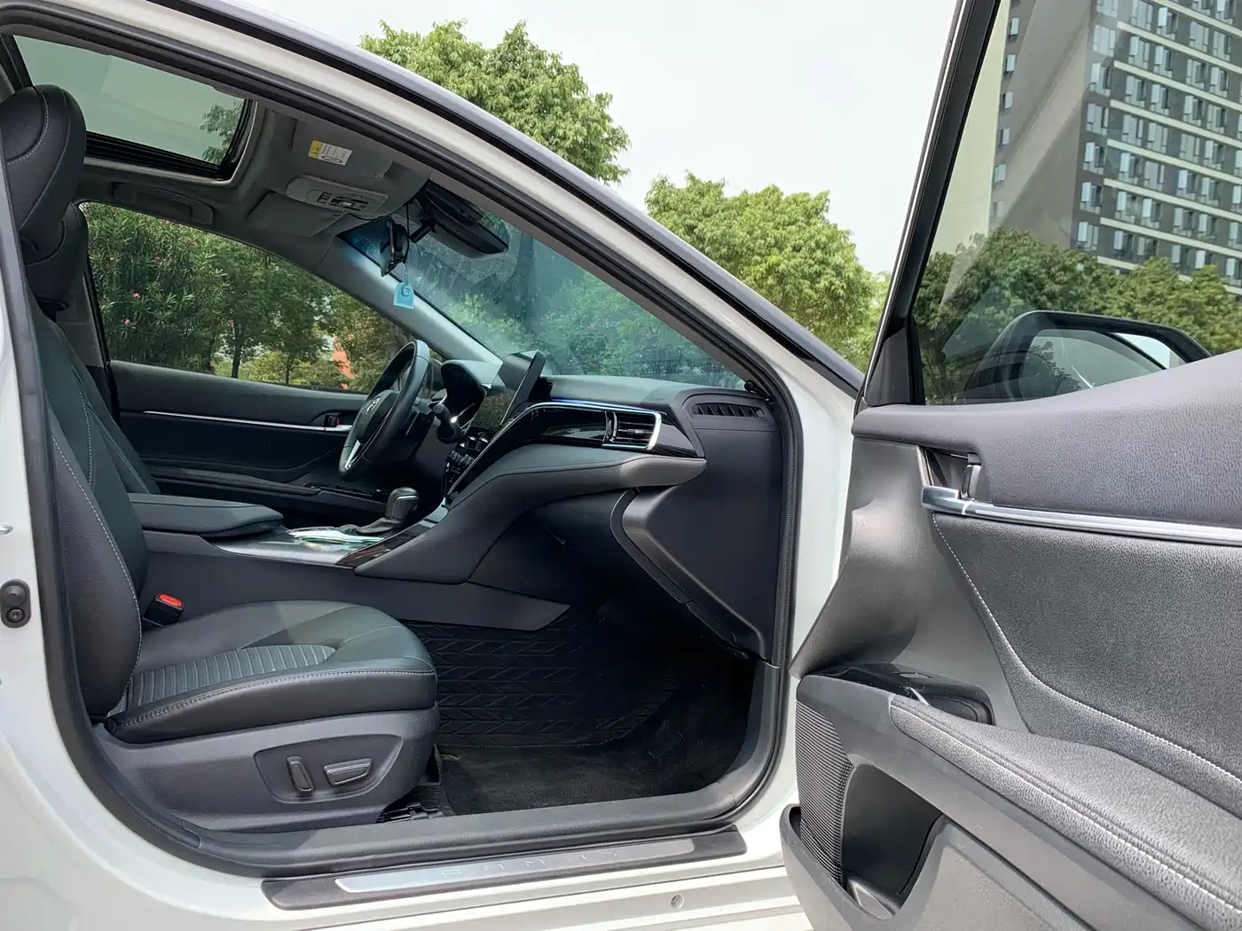Toyota Camry 2023 2.0S Knight Edition фото 15