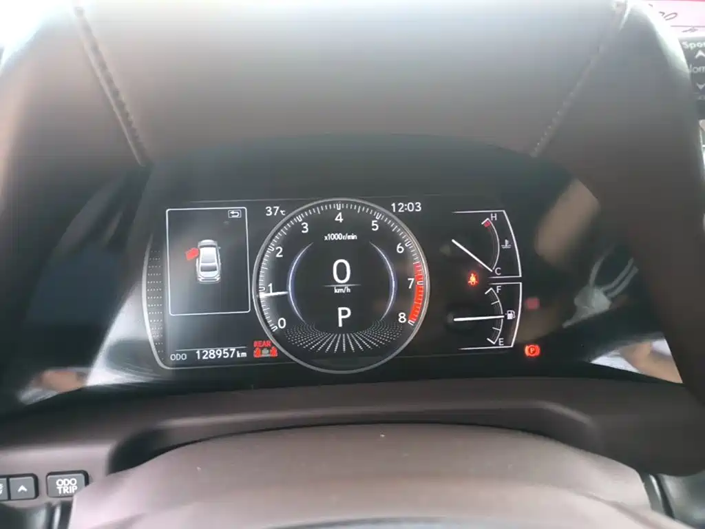 Photo 12 - Lexus ES
