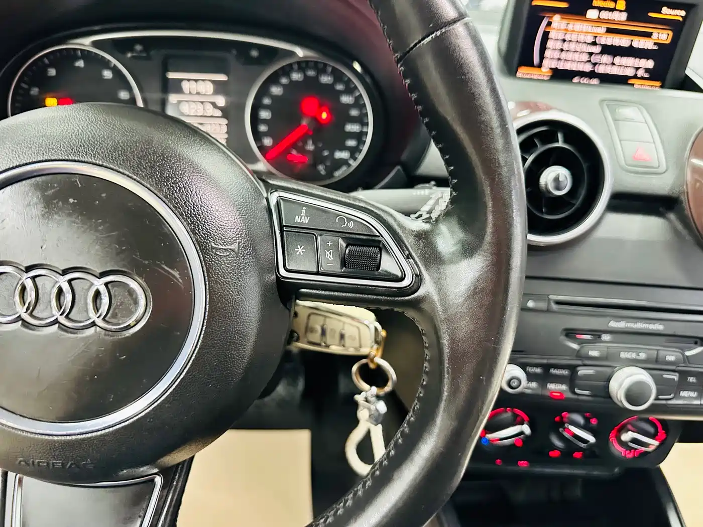 Audi A1 2012 1.4 TFSI Ego фото 37