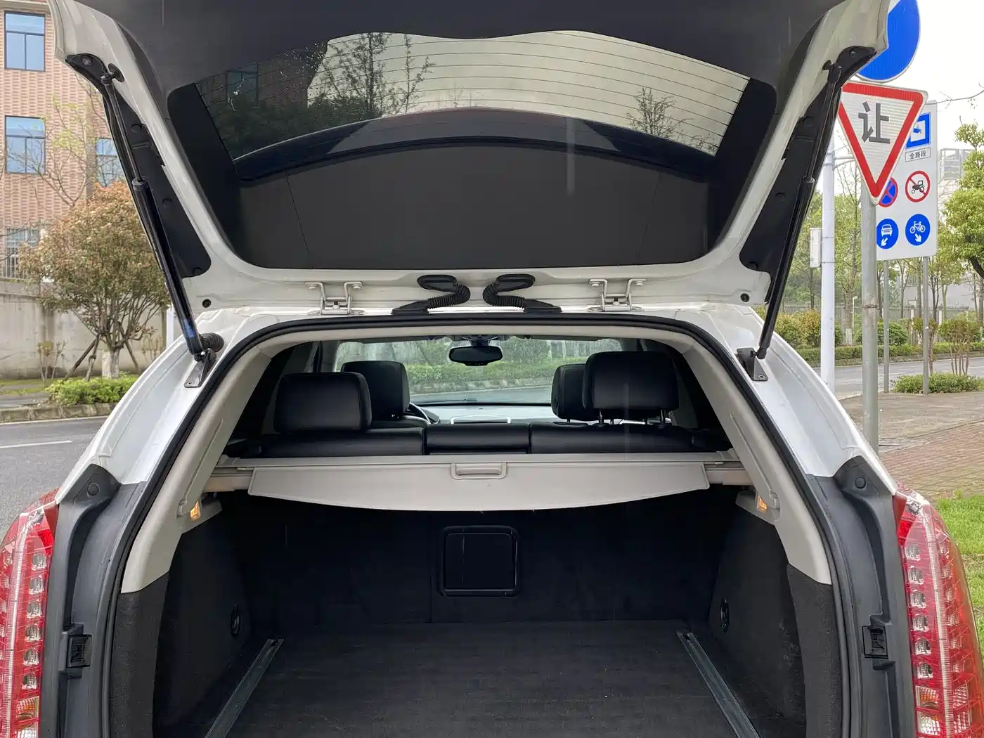 Cadillac SRX 2014 3.0L Leading Model фото 15
