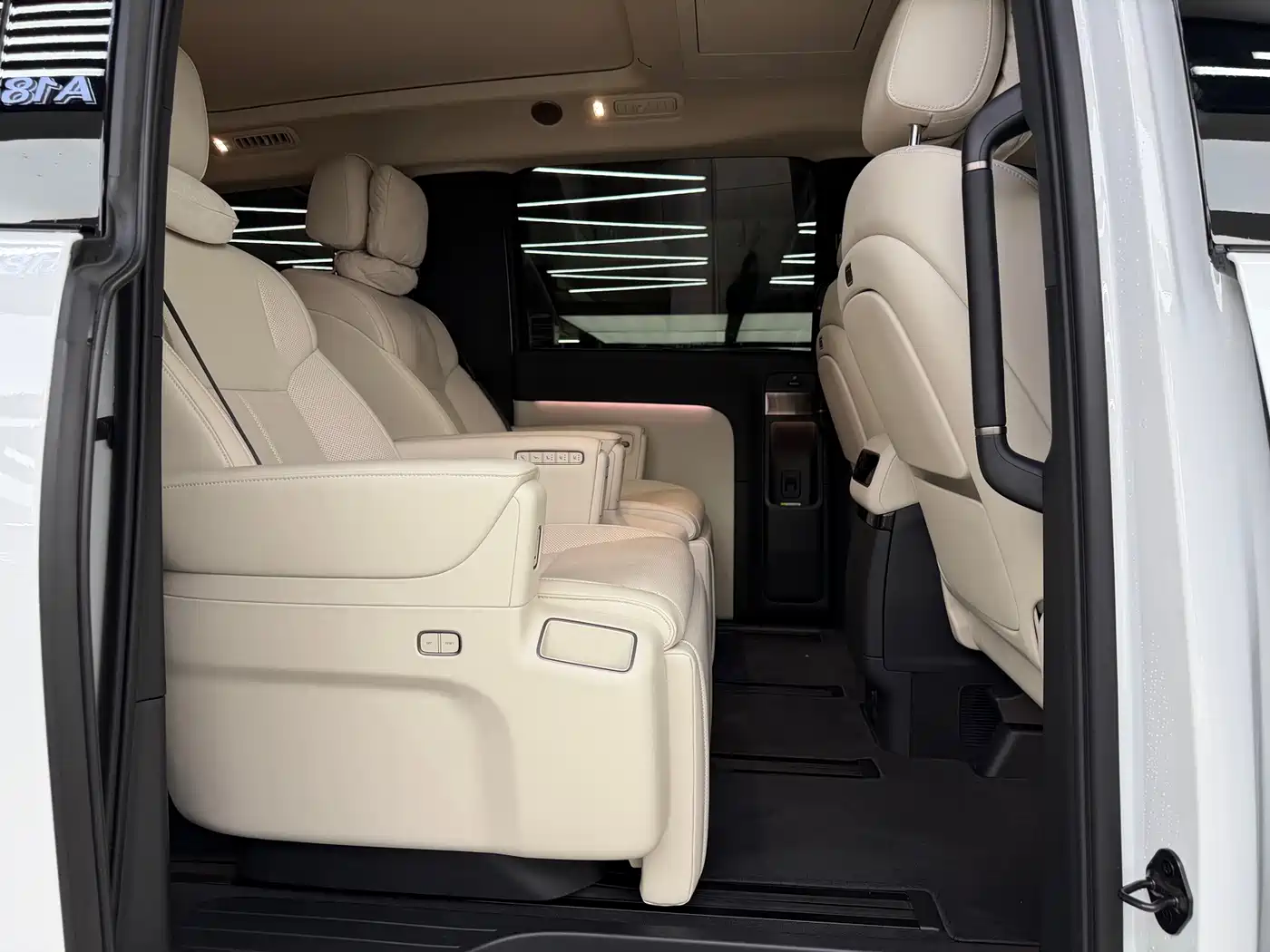 Li Auto MEGA 2025 2025 Model Home Family Special Edition