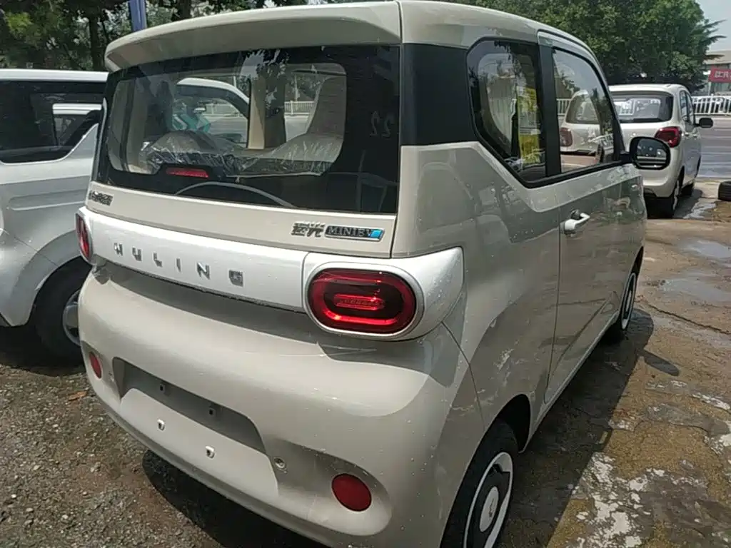 Фото 7 - Wuling Motors Hongguang MINIEV