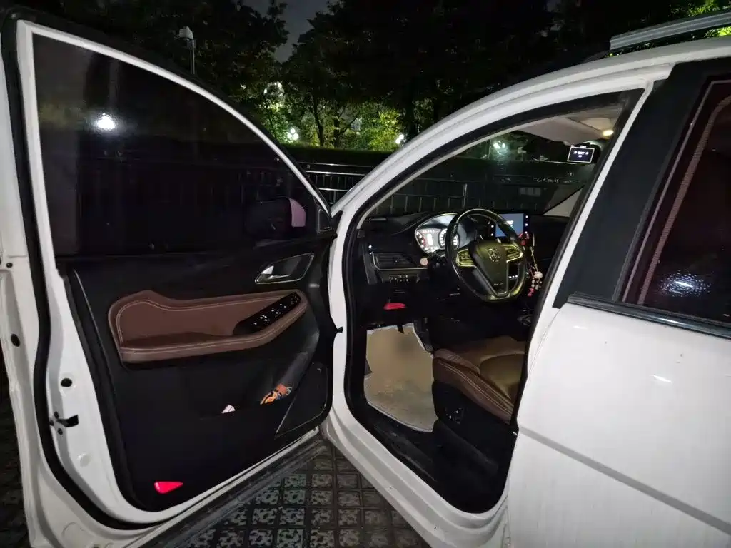 Baojun 560 2018 2017 1.5T DCT Flagship Model